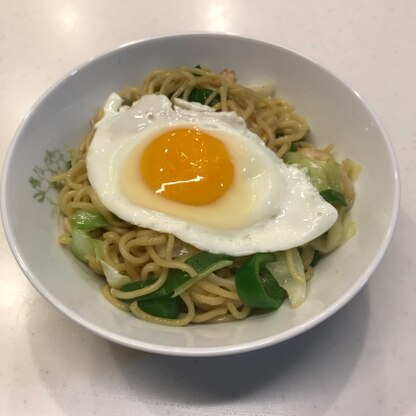 いつもの焼きそばに変化をつけたくて。
コンソメ味、とても美味しかったです(^^)
子供も喜んで食べていました☆